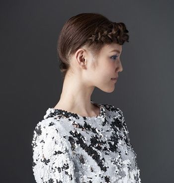 显气质的长发编发造型教学,及腰长发编发发型步骤