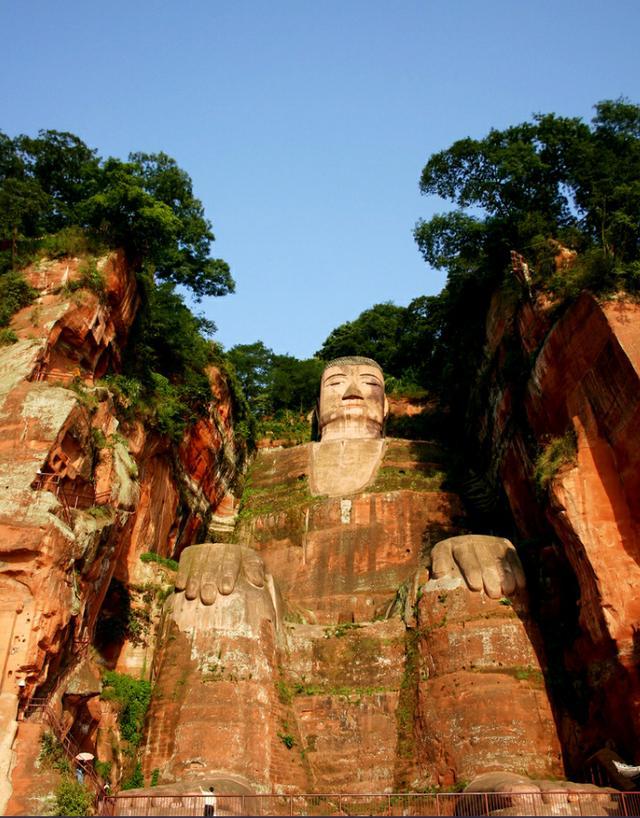 一佛像花90年才建成，千年后发现另一奇像，是碰巧还是有意而为
