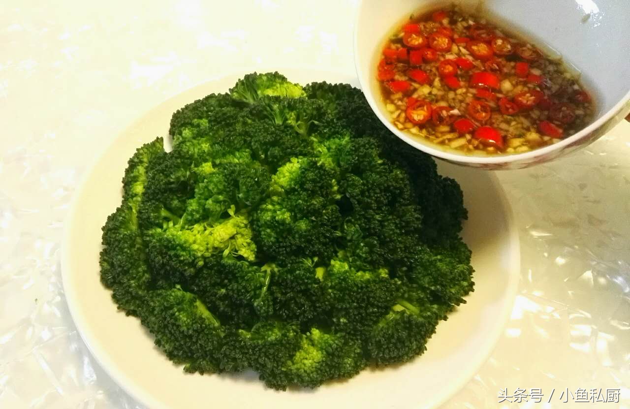 凉拌西兰花有哪些营养,西兰花加什么炒营养美味