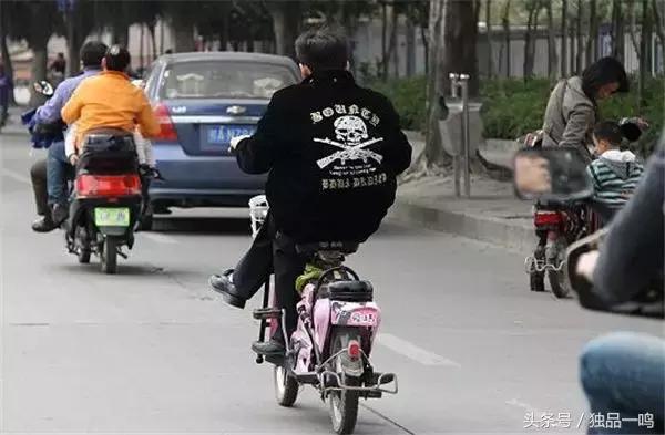 翘二郎腿如何整治,翘二郎腿怎么矫正