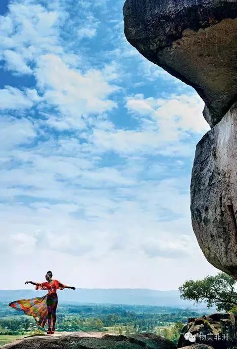 在《为奴十二载》里，来自非洲的她把这个角色演绎的淋漓尽致