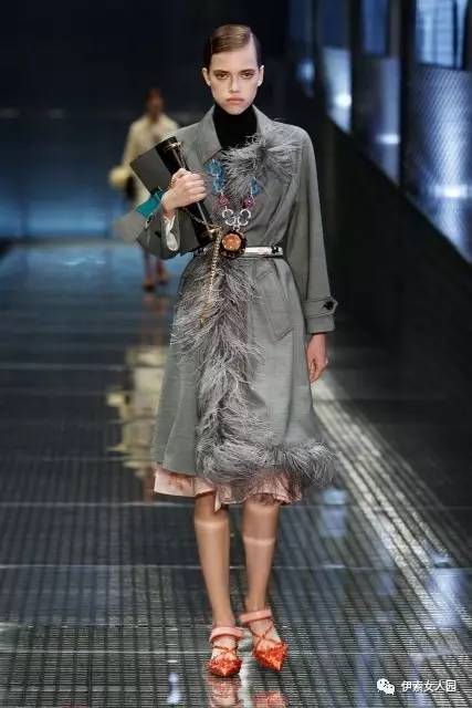 普拉达prada时装秀采访,2019普拉达prada秋冬时装周