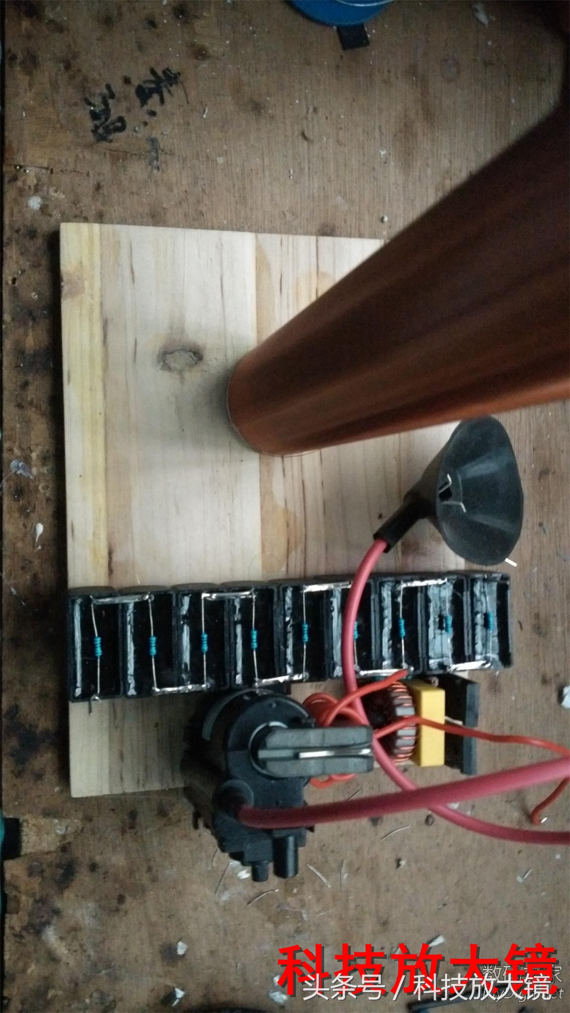 特斯拉线圈闪电制作教程,特斯拉线圈人造闪电原理及制作