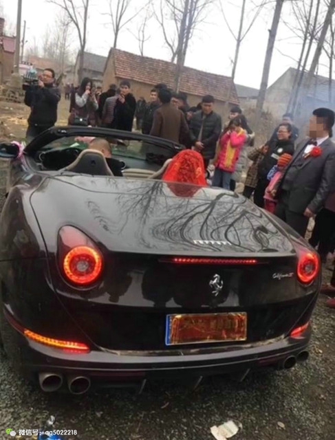 村里有人结婚给多少钱,村里两个人一起结婚