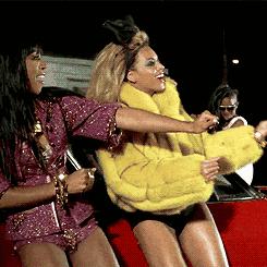 权志龙穿黑貂视频,权志龙穿黑貂演唱会