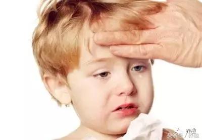 满月宝宝总是干呕怎么回事,宝宝最近吃东西总是干呕