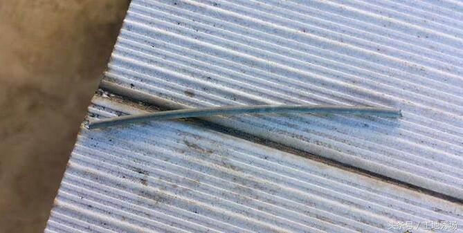 衣服晾在绳子上绳子就变成了什么,衣服晾杆子上老是滑