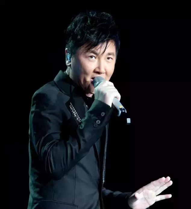 他较真、激情又平和，只为华语乐坛“第一男声”