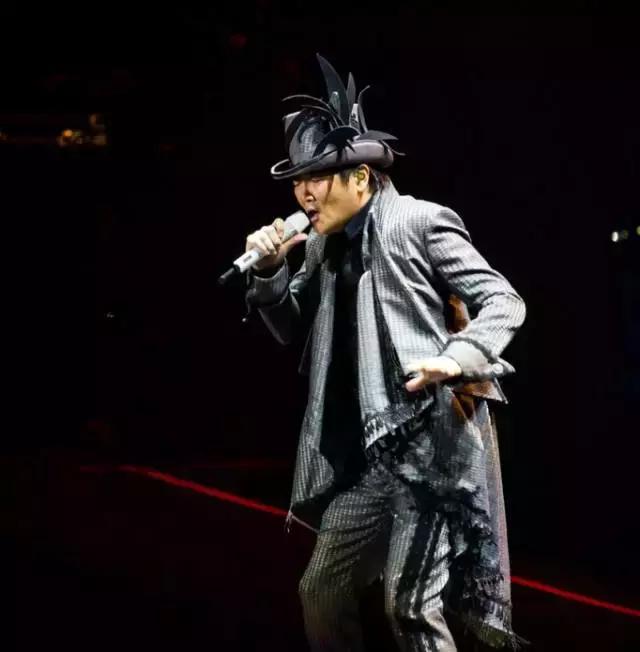 他较真、激情又平和，只为华语乐坛“第一男声”