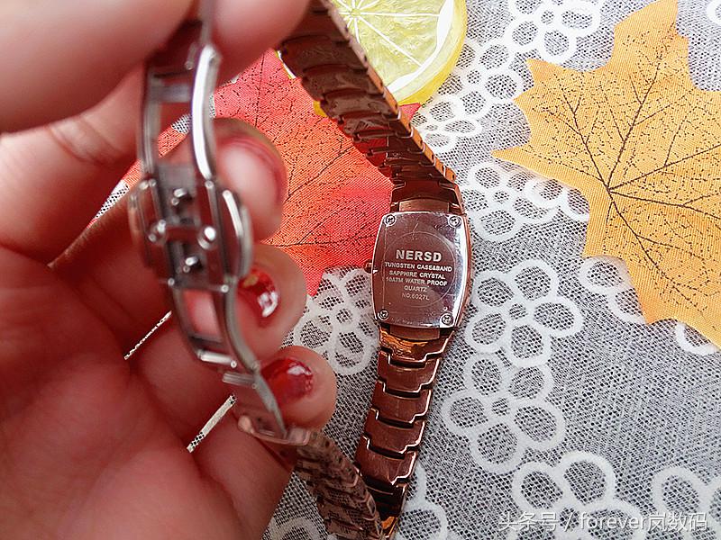 钨金双日历女表,钨钢防水简约女表