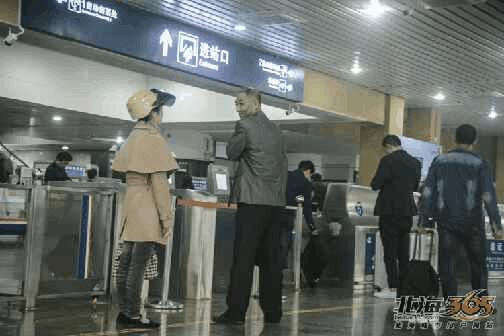 大年初七，北海火车站的离别人潮