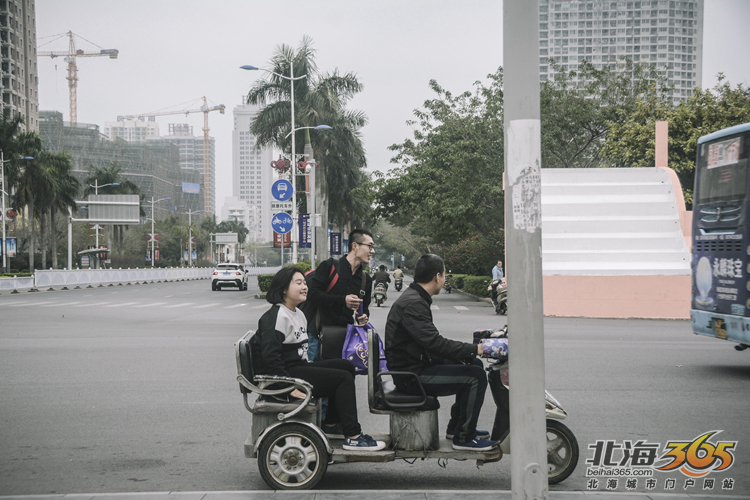大年初七，北海火车站的离别人潮