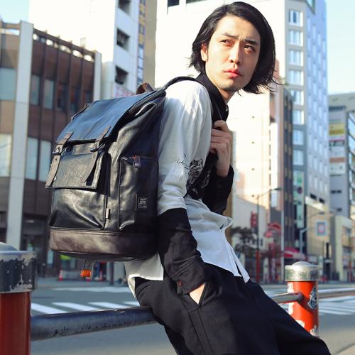 型男必备凹造型双肩包,日常旅游都吃得开