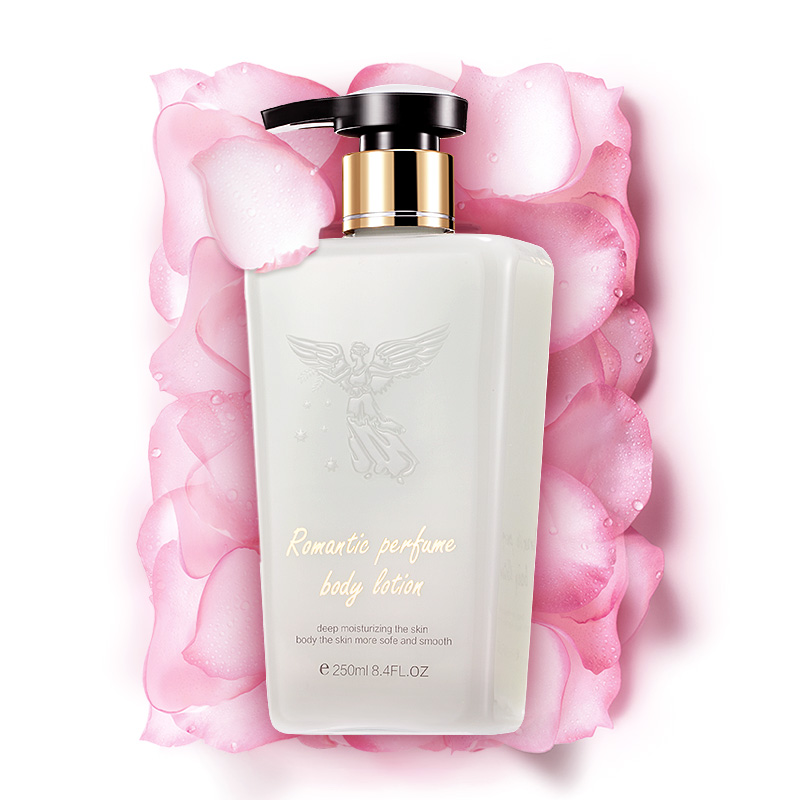 其实是精致的女人更勤快保养,懂得保养的女人一定越来越好看