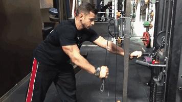 怎么样解决健身带来的肩部关节疼,健身房肩部疼痛训练计划