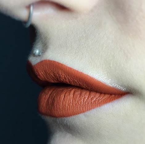 土色风潮的进阶版！2017由一深一浅南瓜色称霸欧美彩妆界