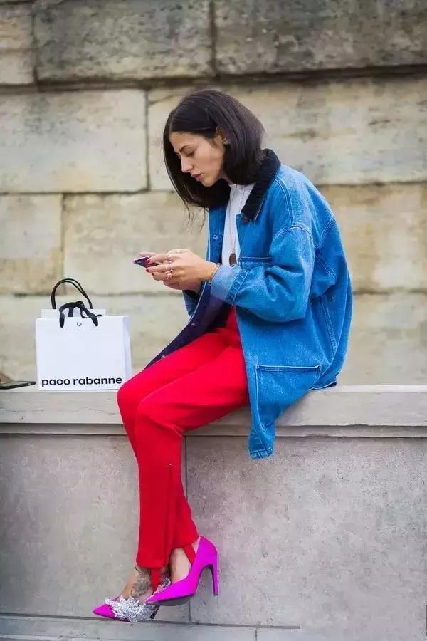 只要心够浪，每天都是假期！穿着这条时髦踩脚裤去度假吧