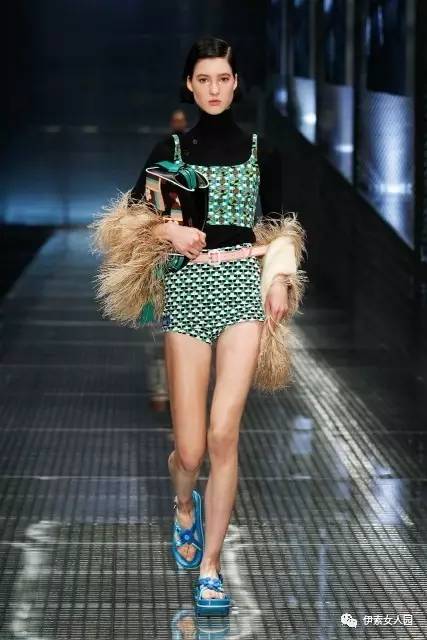 普拉达prada时装秀采访,2019普拉达prada秋冬时装周