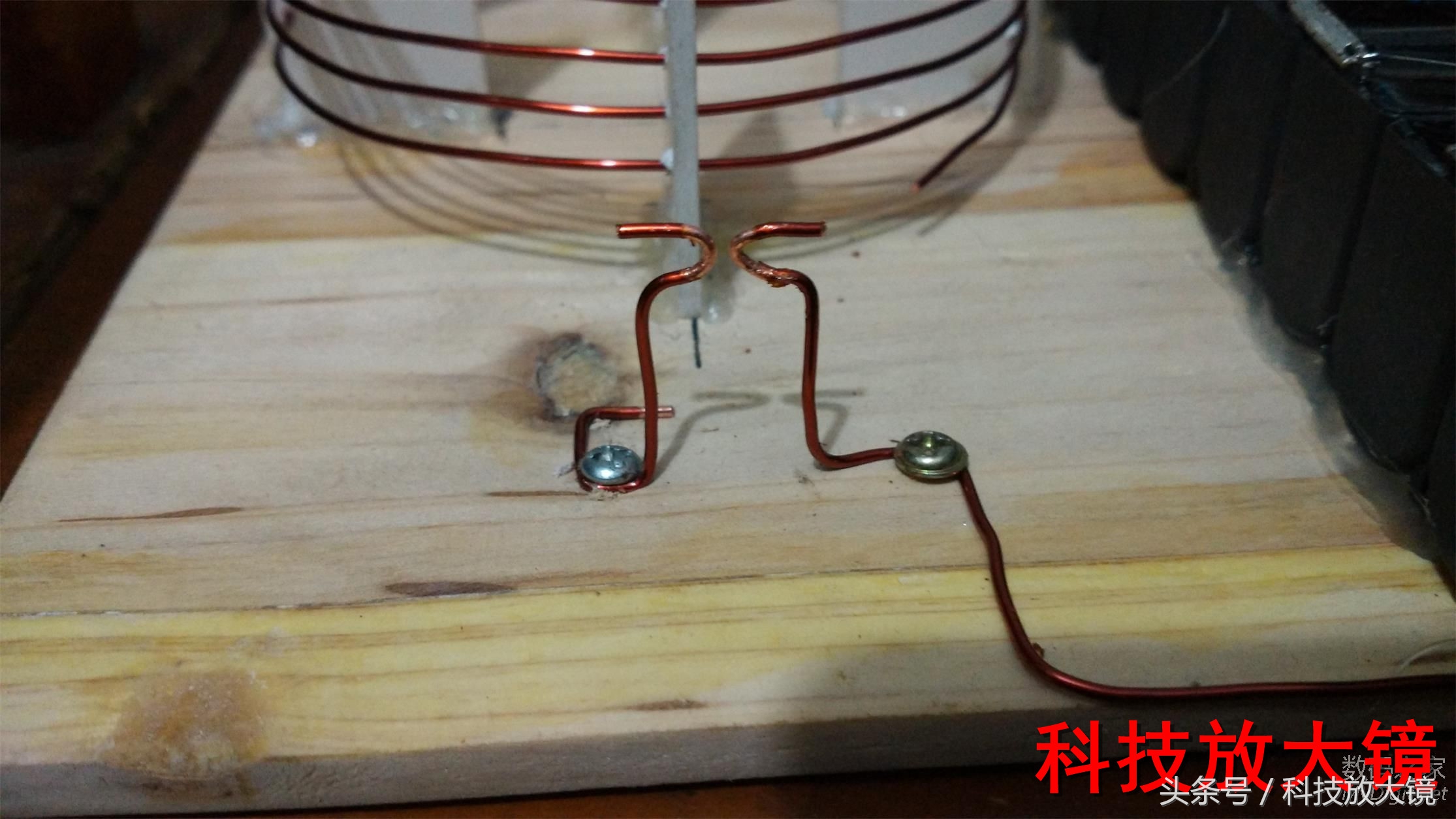 特斯拉线圈闪电制作教程,特斯拉线圈人造闪电原理及制作