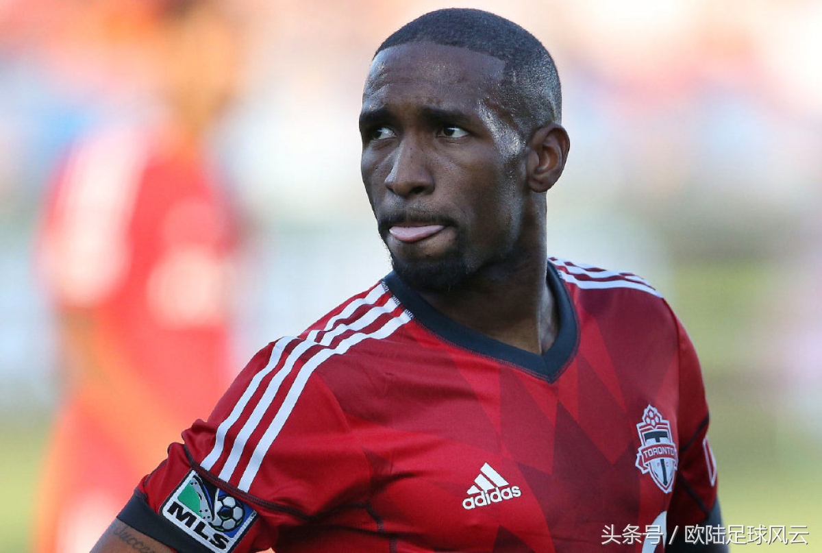 致敬退伍军人戎装虽换初心不变,浪子回头致敬老兵