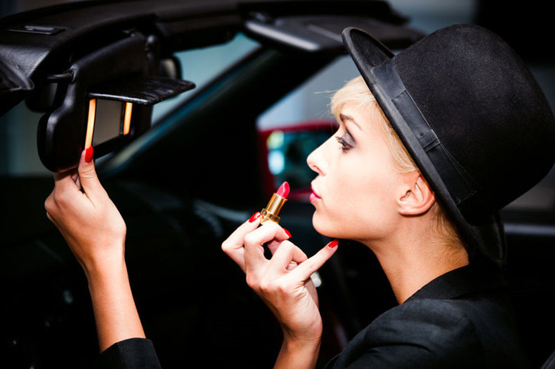 怎么挑口红颜色适合自己,怎么挑口红颜色适不适合自己