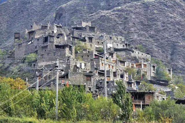 成都周边一天自驾游去哪里,春节成都附近3天自驾游哪里耍