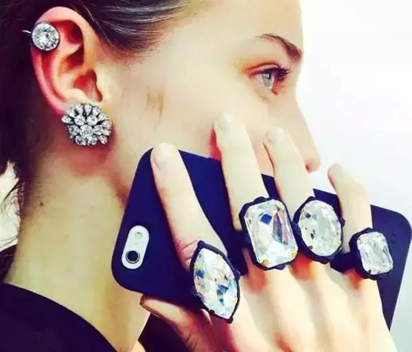 杨幂孙俪同款卫衣,杨幂刘诗诗刘亦菲孙俪同框