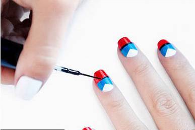 美甲款式推荐2024夏款手绘美甲,美甲款式手绘爆款美甲图显白