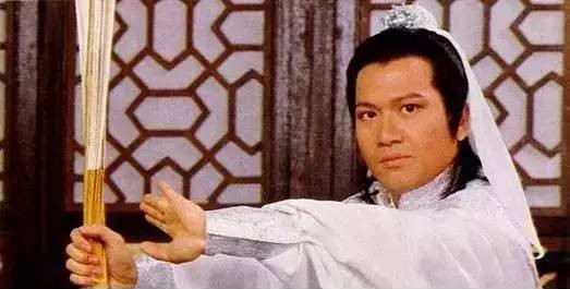 翁美玲是怎样一个女子？娱乐圈明星好友这样评价她，看完好心疼