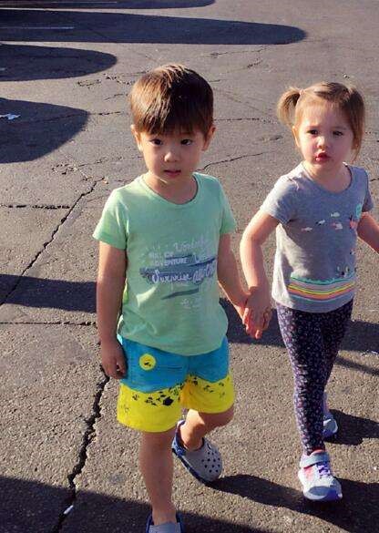 盘点幼年丑哭长大逆袭的星二代们！李小璐女儿最美张庭女儿没救了