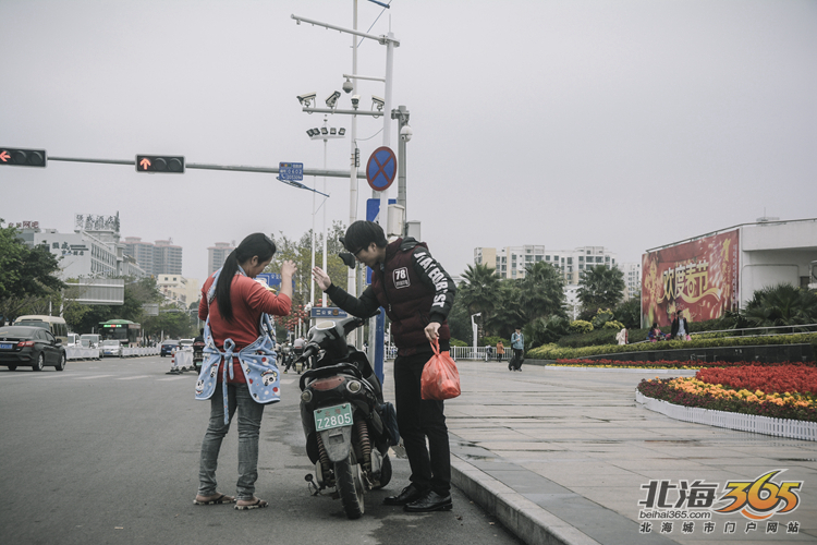 大年初七，北海火车站的离别人潮