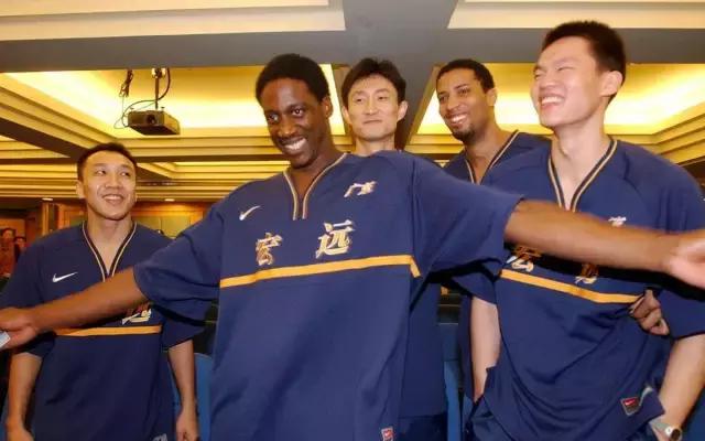 cba外援积臣,广东外援积臣cba退役视频