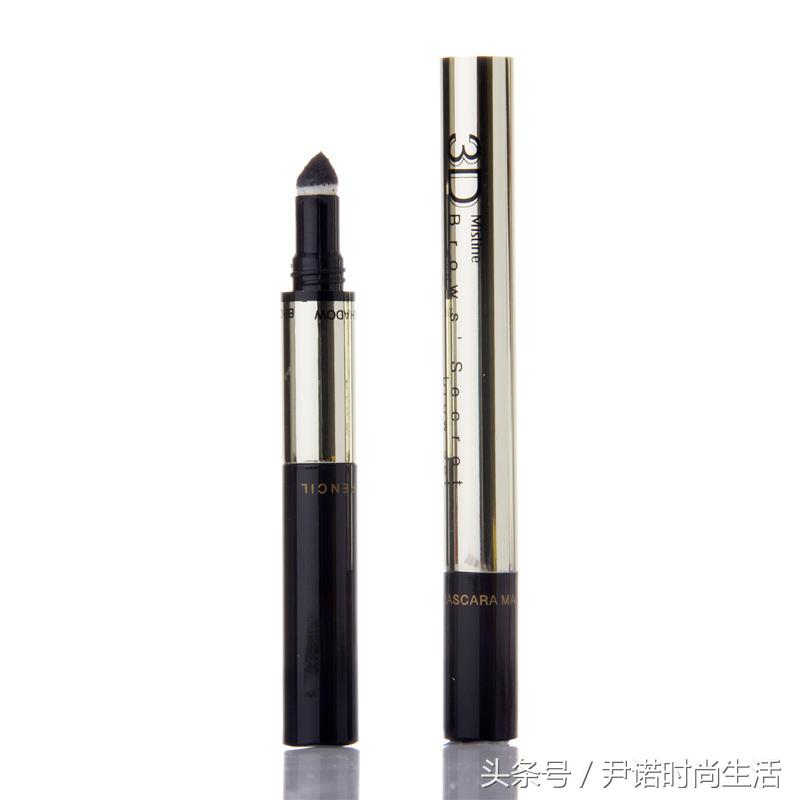 她妆前满脸暗疮,妆后美若天仙