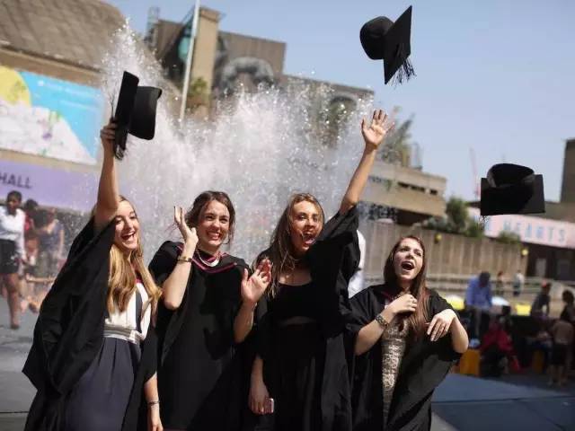 中国读大学VS美国读大学从这八大特写看出中美差距到底有多大