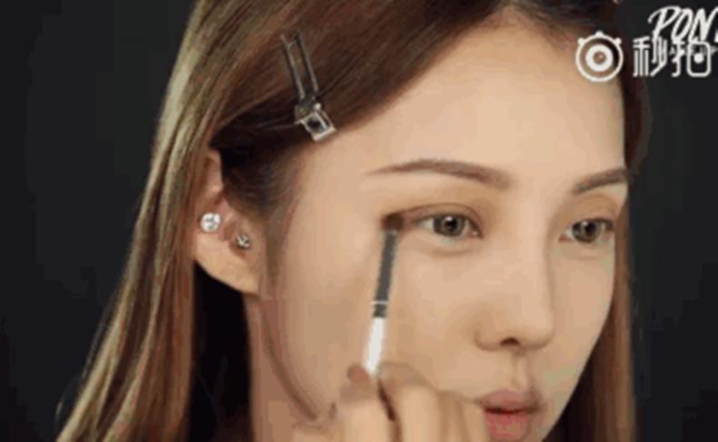 pony化妆教程优雅的秋日妆容,pony巴黎唇妆教程