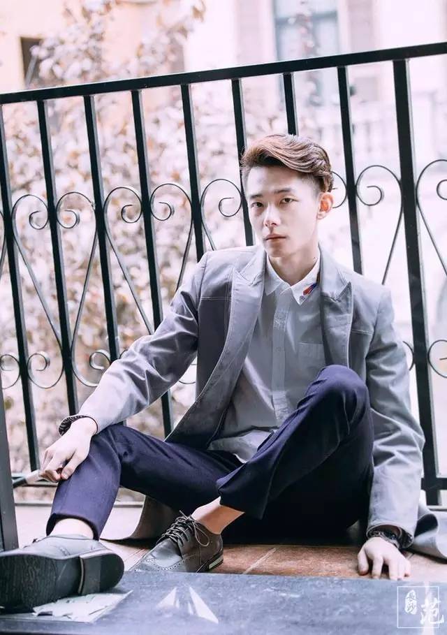 任性！长沙这个95后小鲜肉明明可拼颜值，他却偏创业做服装私定