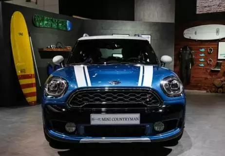 新款minicountryman改装天花板,minicountryman升高两寸加垫块