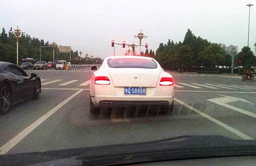 疯狂的车牌：一张摩托黄牌价值超40万