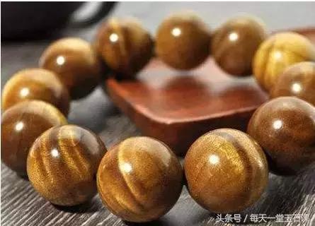 十二星座适合戴什么手串,十二星座手串排行榜