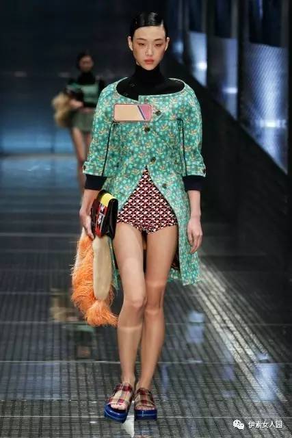 普拉达prada时装秀采访,2019普拉达prada秋冬时装周