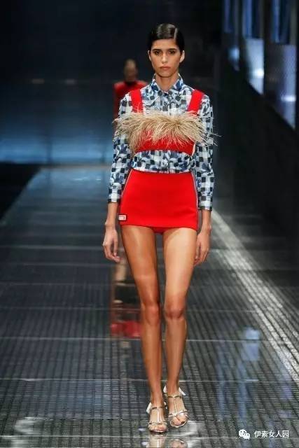 普拉达prada时装秀采访,2019普拉达prada秋冬时装周