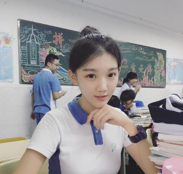 就冲他玩游戏这技术，找女朋友已经不在话下了