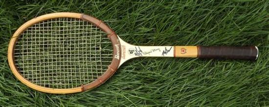 周末福利｜用球拍打字机在街头玩电子音乐