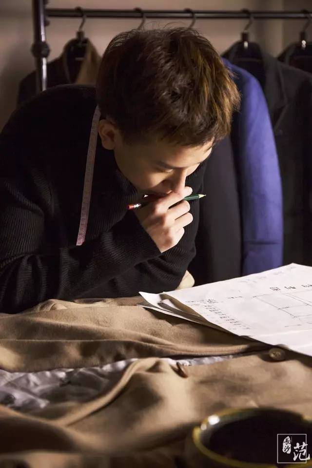 任性！长沙这个95后小鲜肉明明可拼颜值，他却偏创业做服装私定