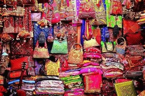 不好意思，我出去玩不是给你带礼物的！