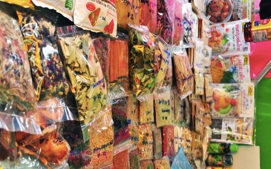 不好意思，我出去玩不是给你带礼物的！