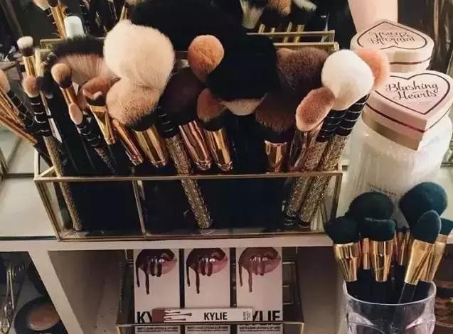 sad!我可能买了一个假化妆台!