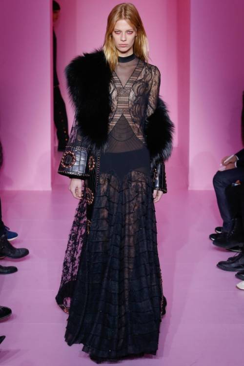 2021春夏高定礼服走秀图,2023年时装秀高定礼服图片