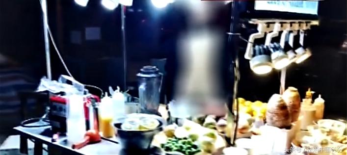 广西街头一名女模特公然裸露敏感部位拍视频