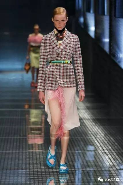 普拉达prada时装秀采访,2019普拉达prada秋冬时装周